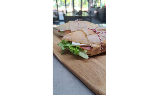 Τσιαπάτα ζαμπόν - κασέρι